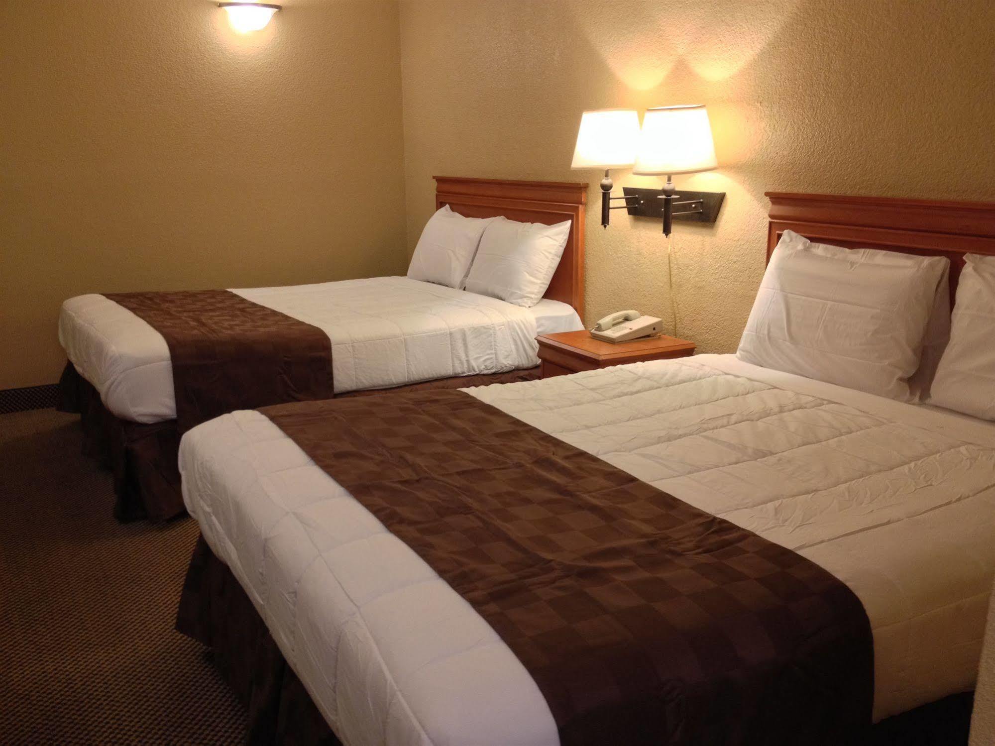 Economy Express Inn Henryetta ภายนอก รูปภาพ
