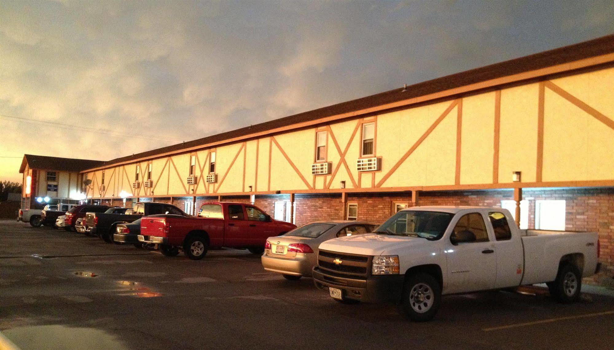 Economy Express Inn Henryetta ภายนอก รูปภาพ